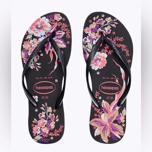 NWT Havaianas Women's Black Floral Sandals